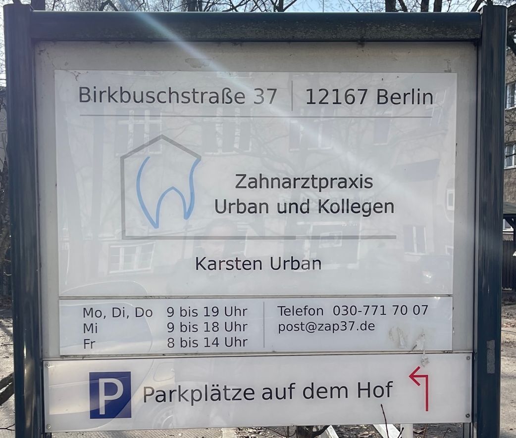 Zahnarztpraxis Berlin-Steglitz Praxisschild